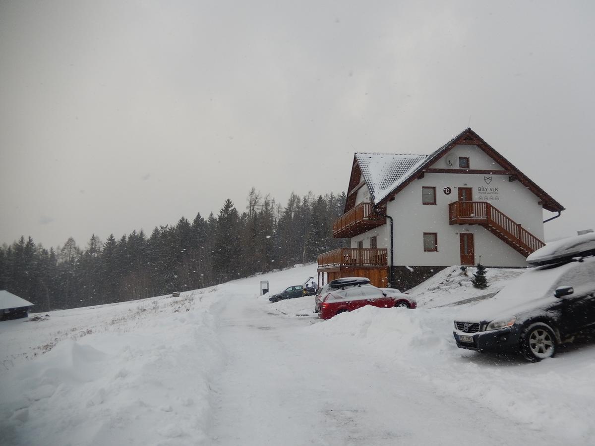 Horske Apartmany Bily Vlk Vaclavov u Bruntalu Dış mekan fotoğraf